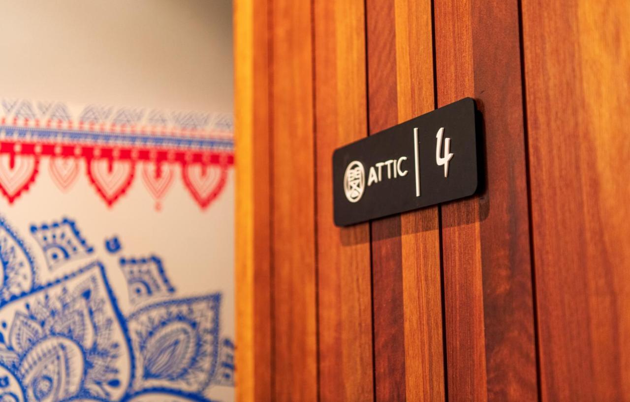 Hotel Attic 3*